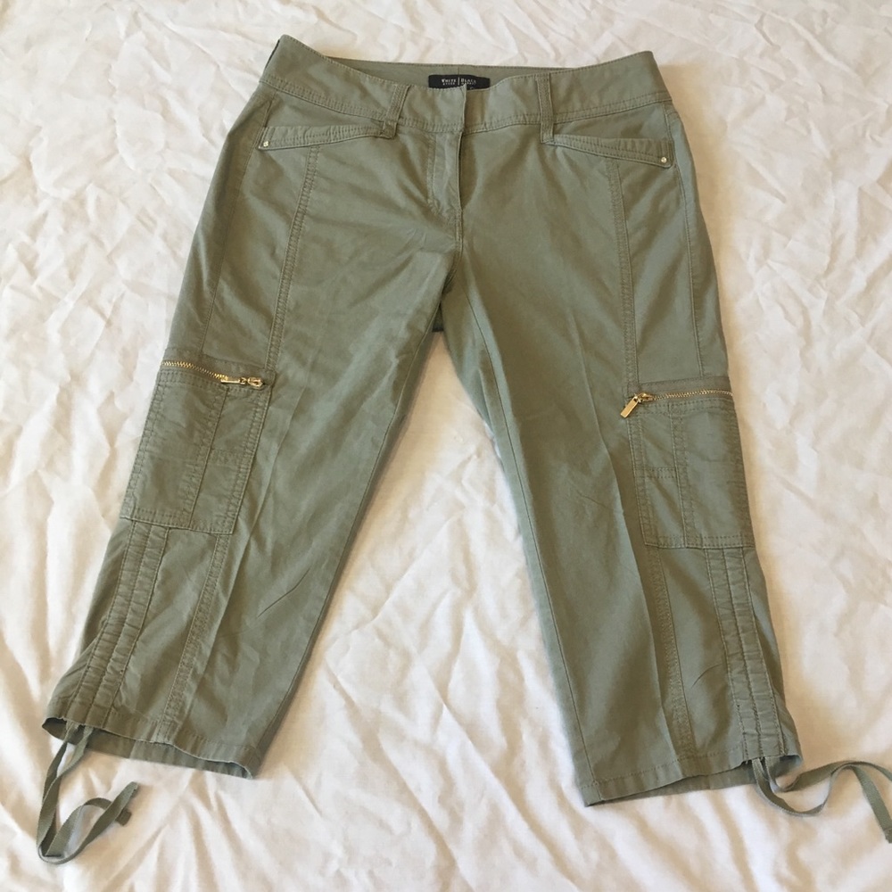 White House Black Market women’s Capri pants
